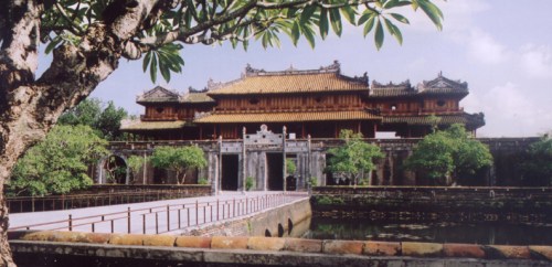 hue travel guide